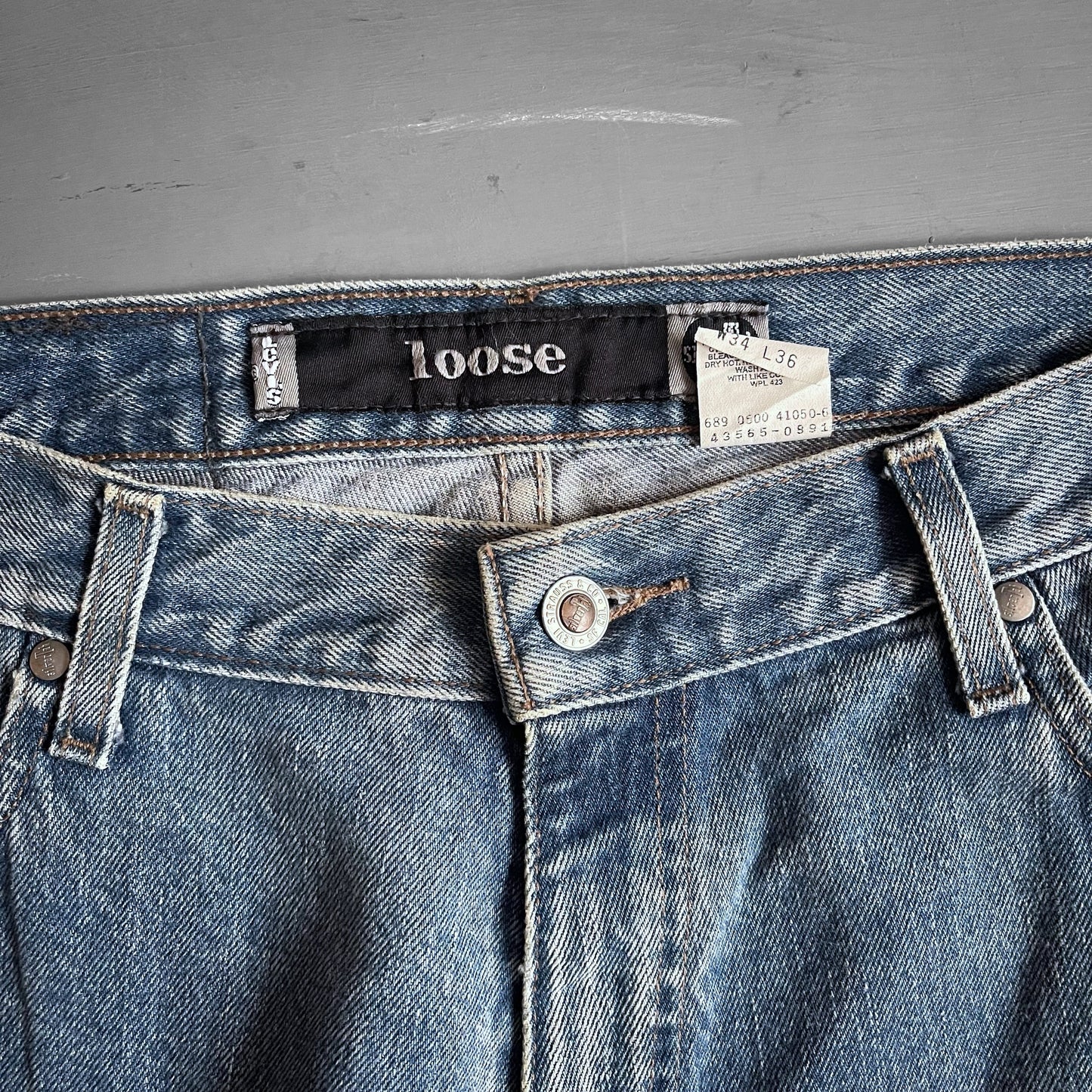 1990s Levi’s silverTab loose (34 waist)