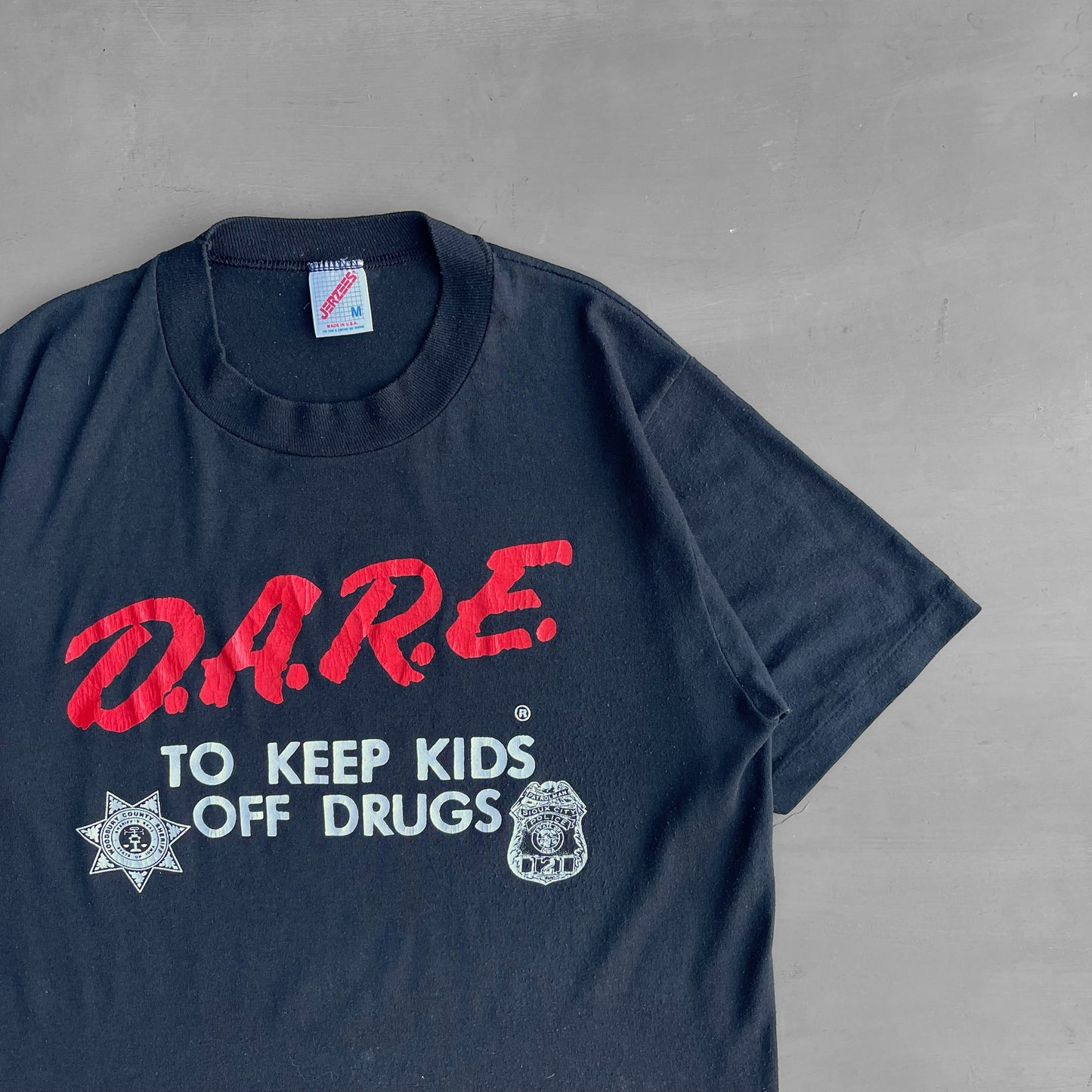 1990s D.A.R.E to keep kids of drugs T-Shirt (S)