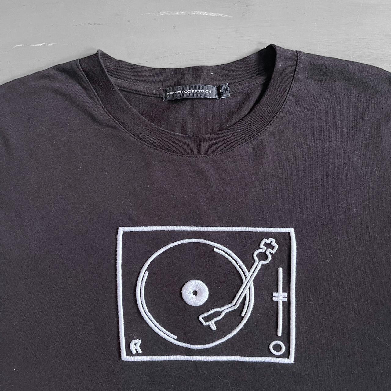 2000s FCUK turntable T shirt (L)