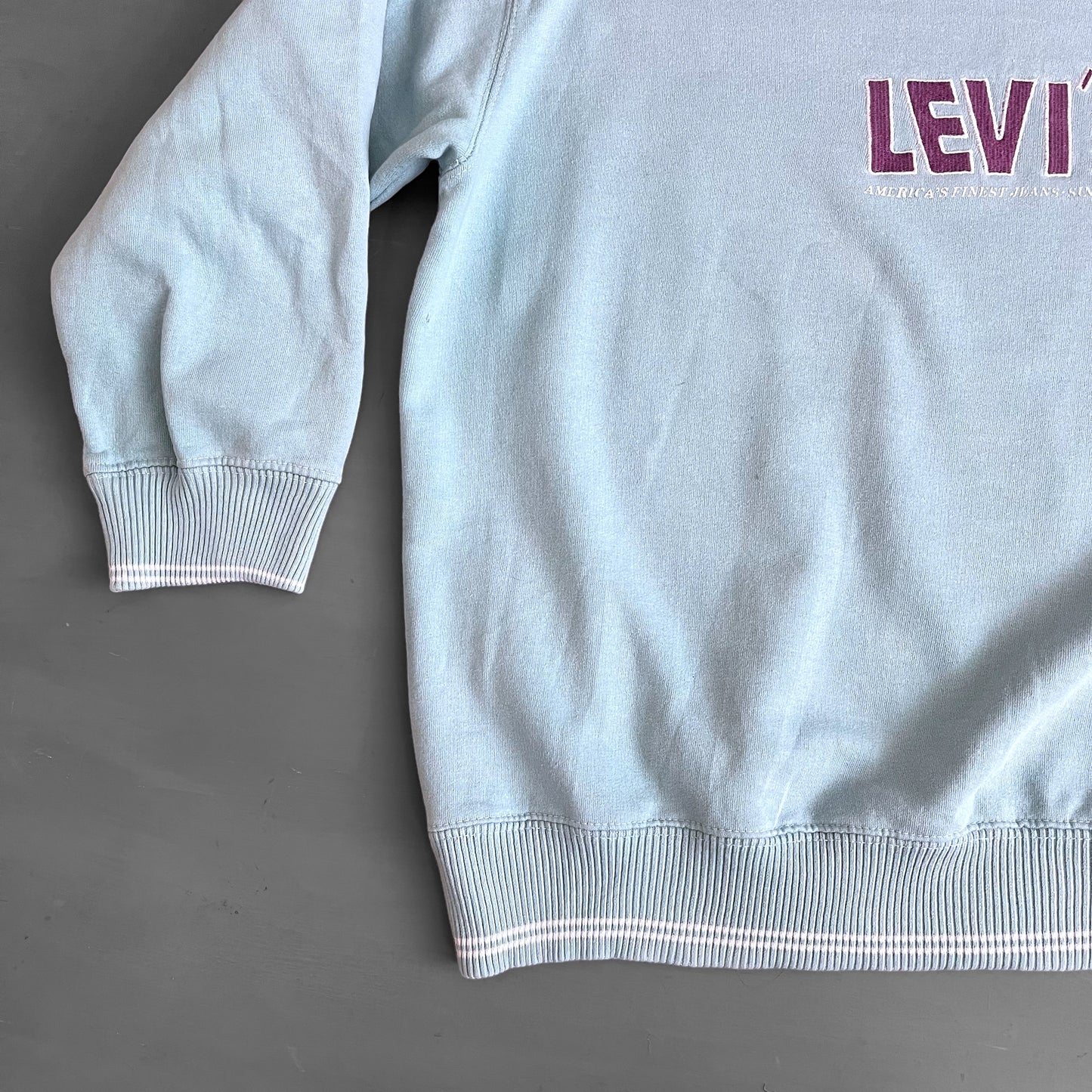 1990s Levi’s sweatshirt (M)