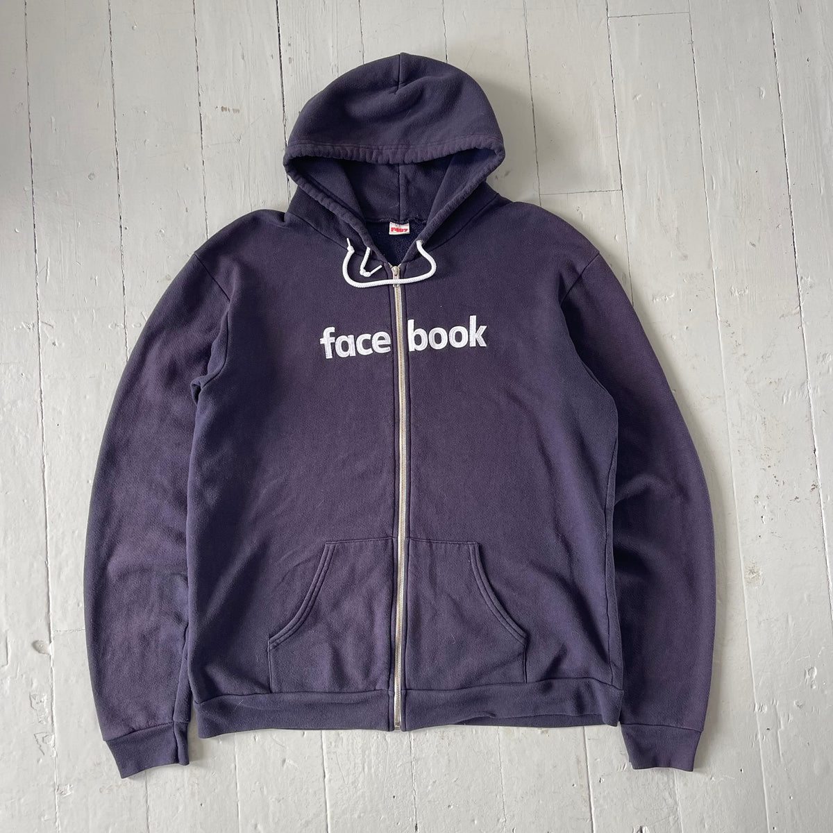 Early 2000s Facebook hoodie (XL)