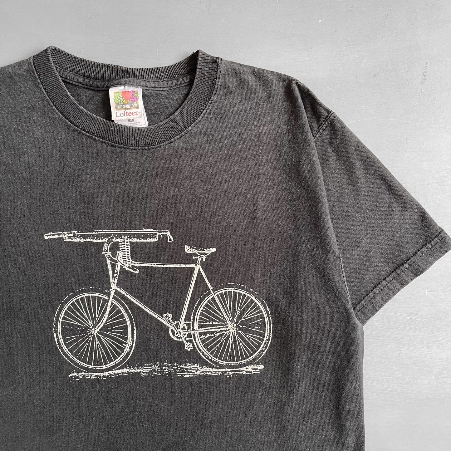 1990s machine gun bicycle T-shirt (M)