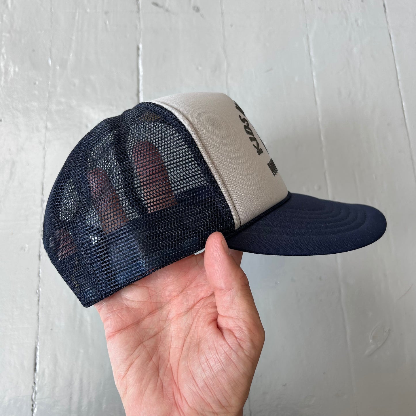 1990s Kids need hugs not not drugs cap