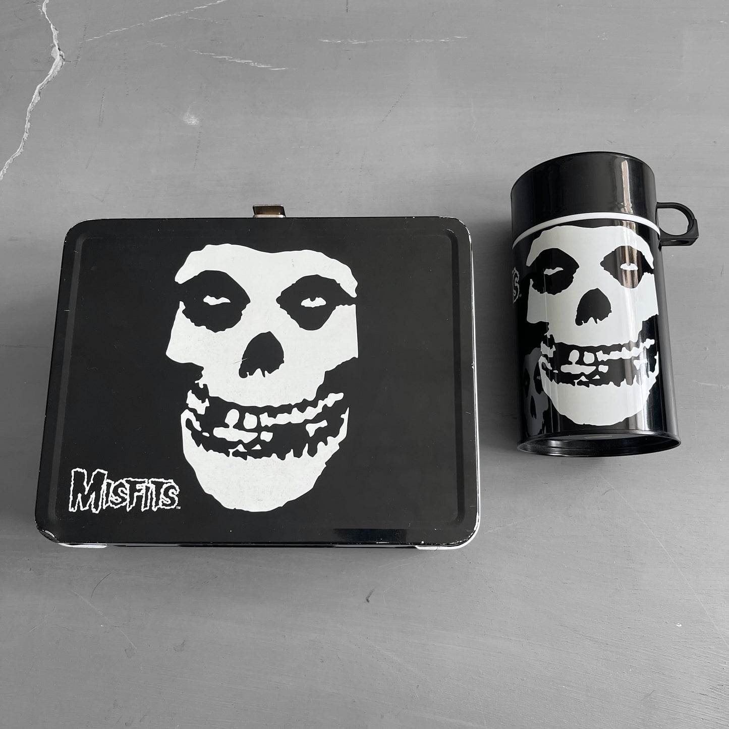 2001 Misfits tin lunch box & thermal tumbler