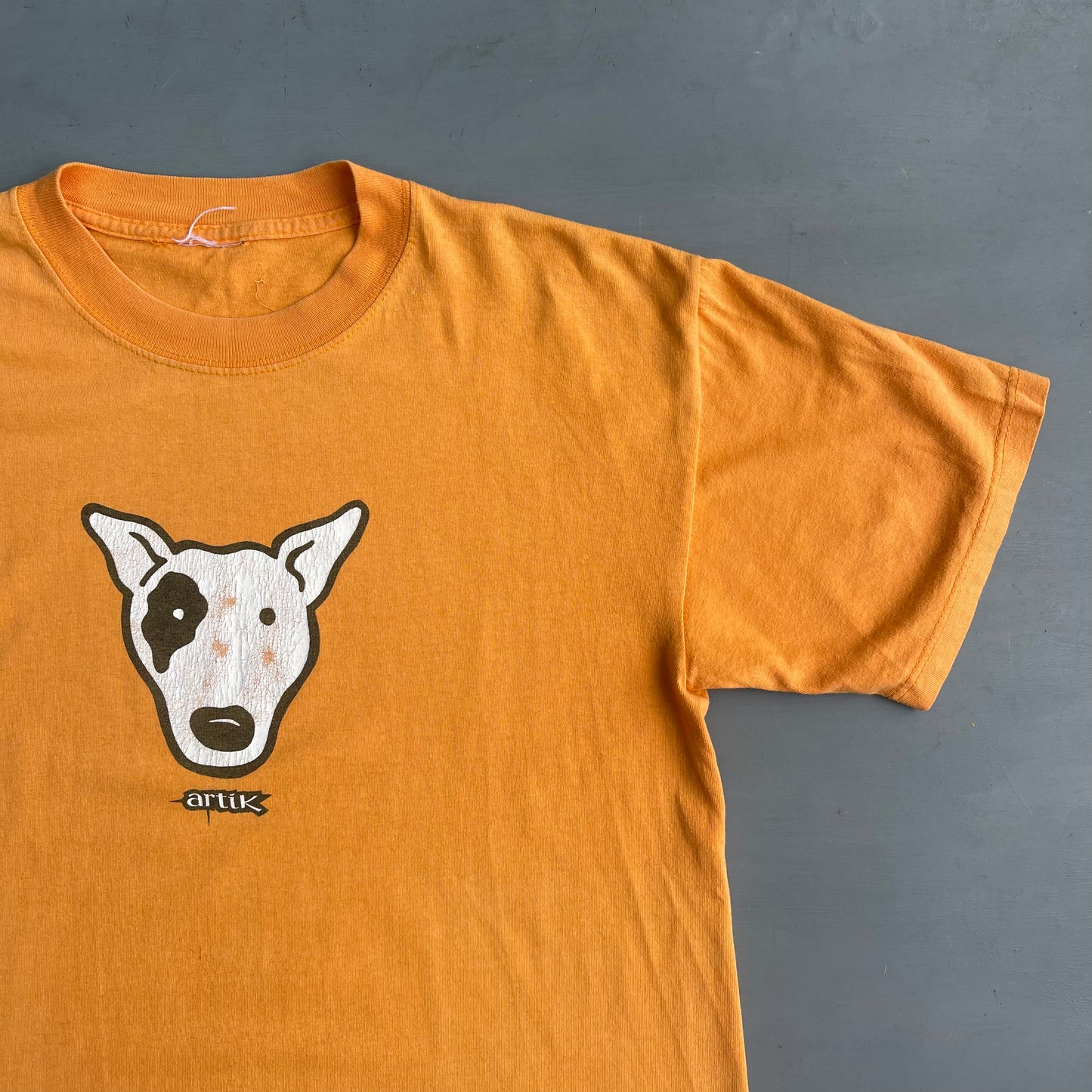 Early 2000s Artik dog T-Shirt (M/L)