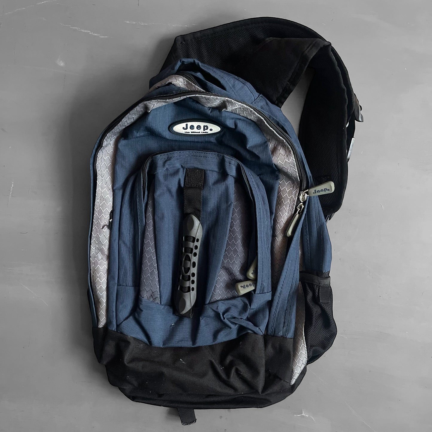 2000s JEEP utility bag