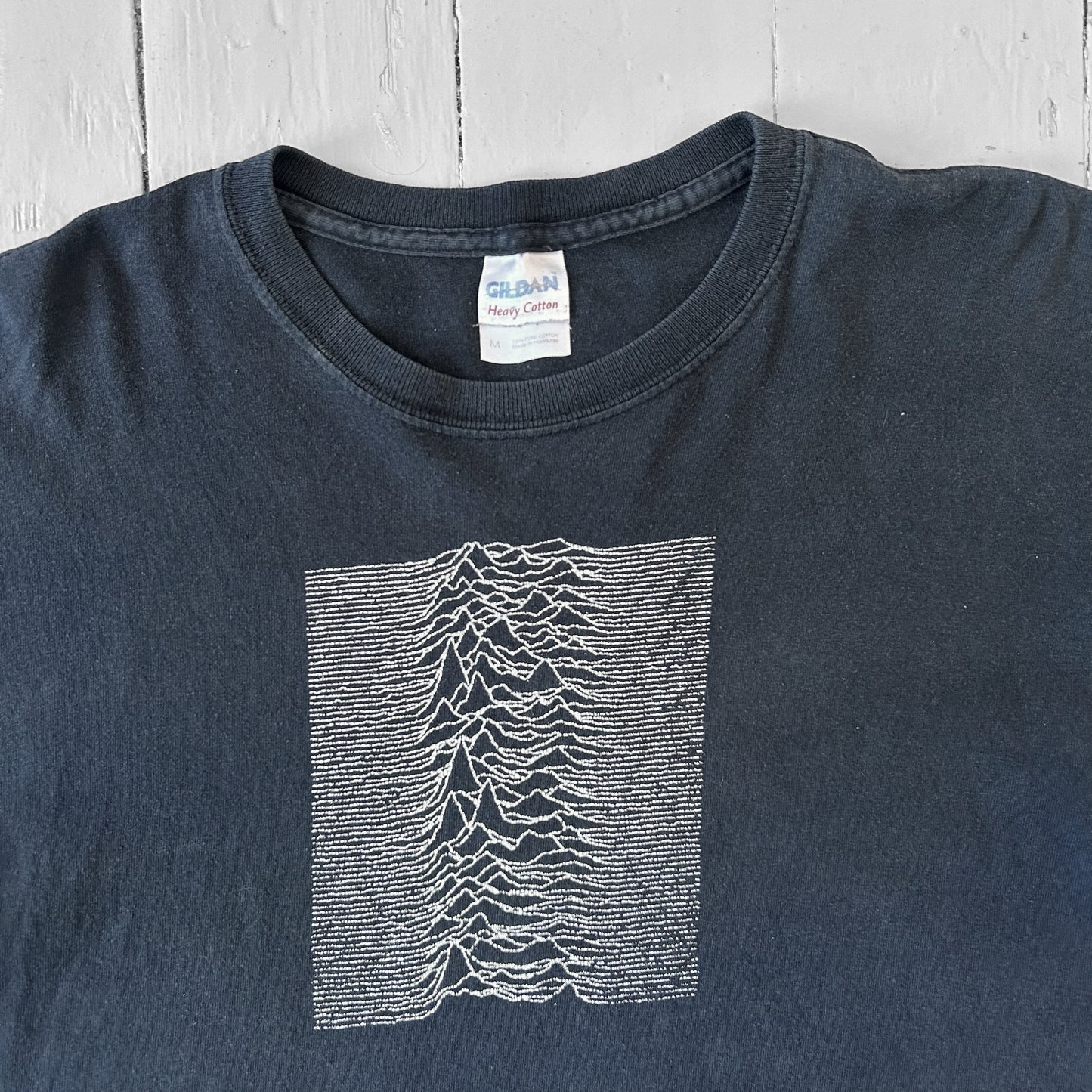 Mid 2000s Joy Division unknown pleasures T-shirt (M)
