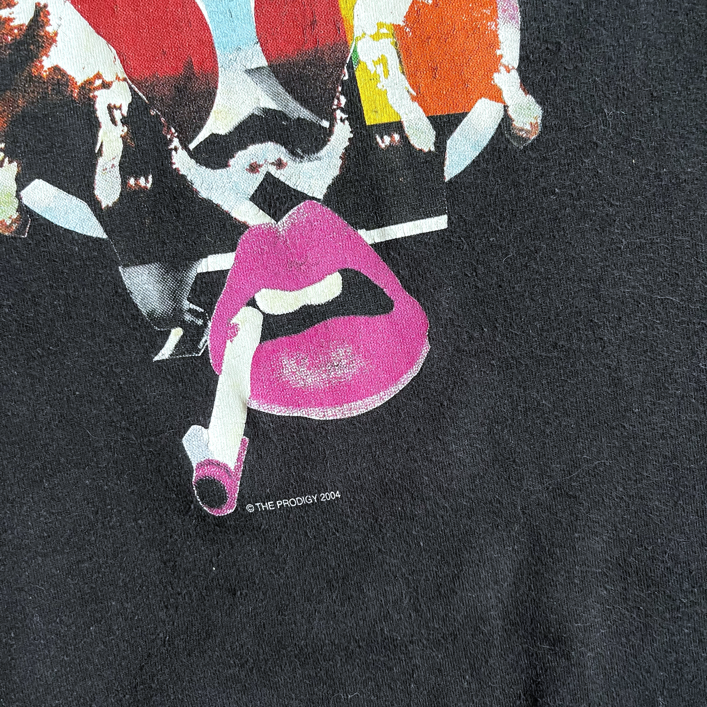 2004 The Prodigy always outnumber never outgunned album T-shirt (S/M)