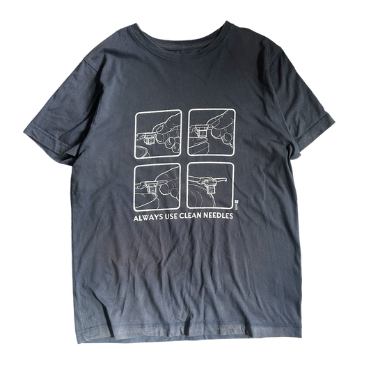 2000s Always use clean needles DJ turntable T-shirt (M)