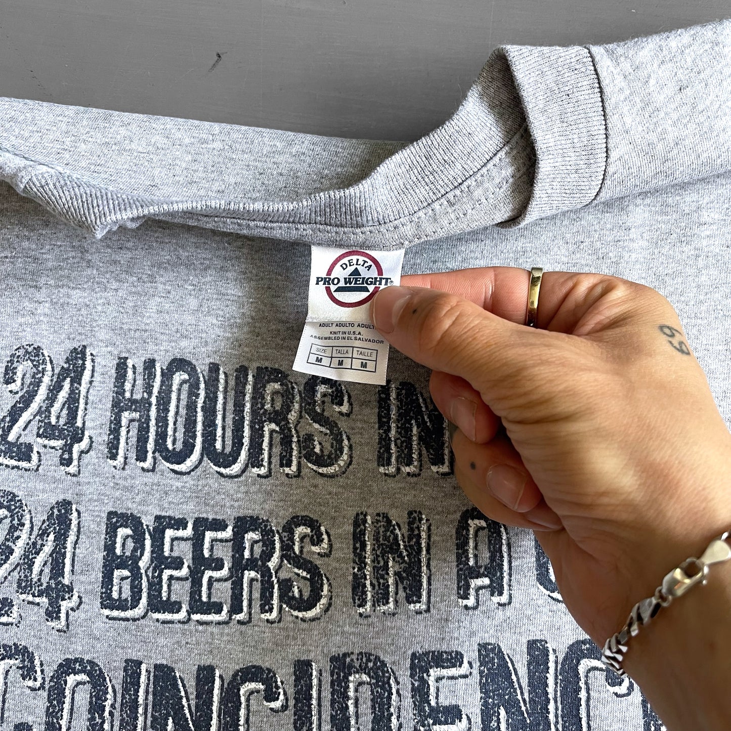 1990s 24 beers in a case coincidence T-shirt (M)