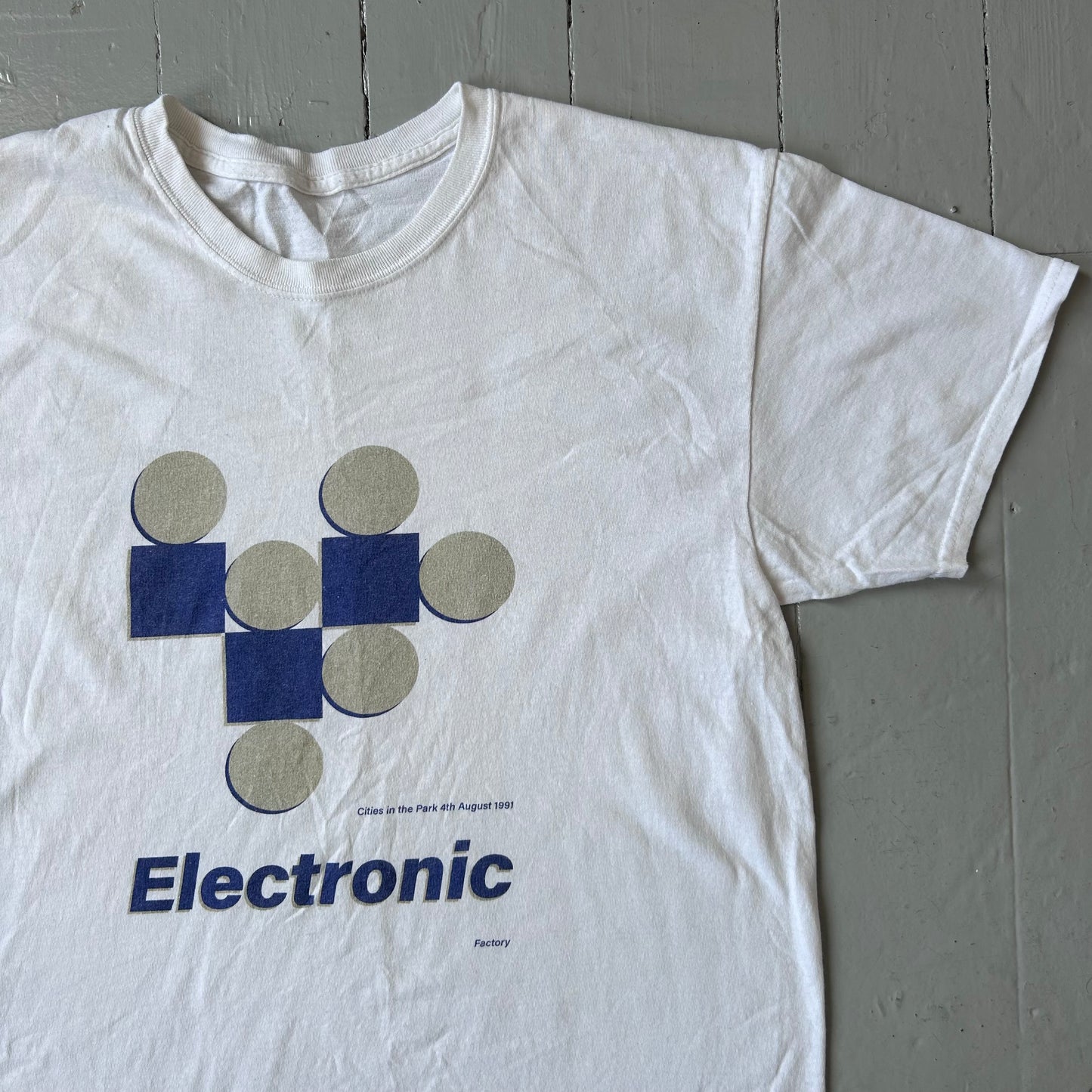 2000s Electronic cities in the park T-shirt (M/L)