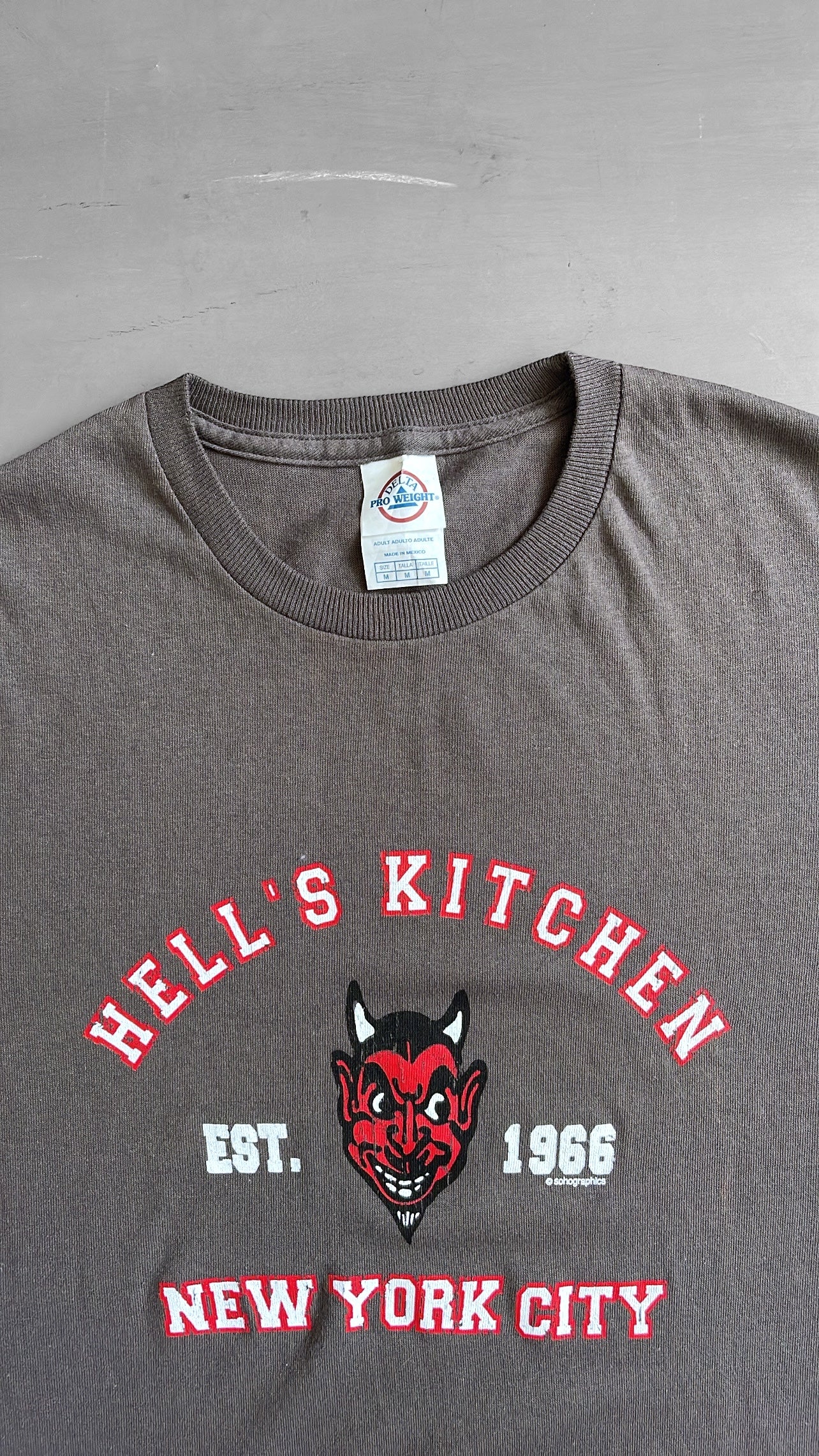 2000s Hell’s Kitchen New York City T-shirt (M)