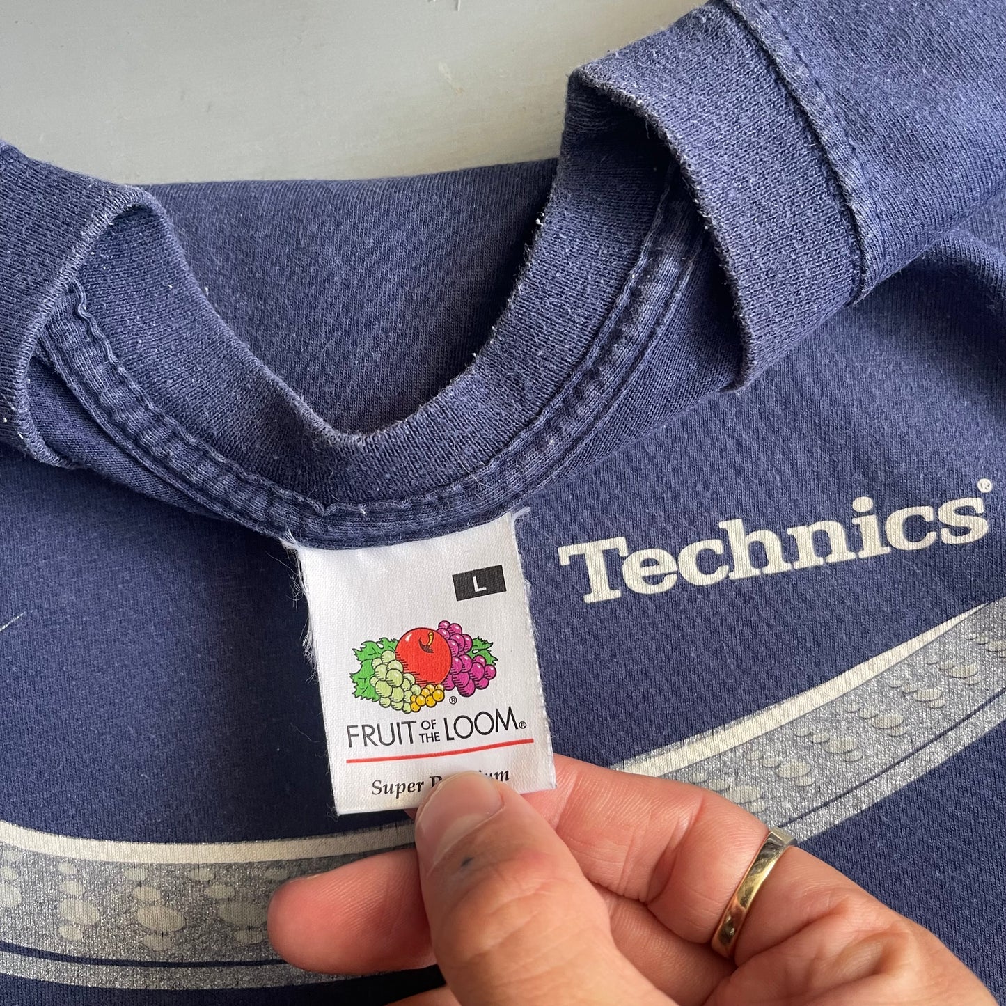 Early 2000s Technics turntable T-shirt (L)