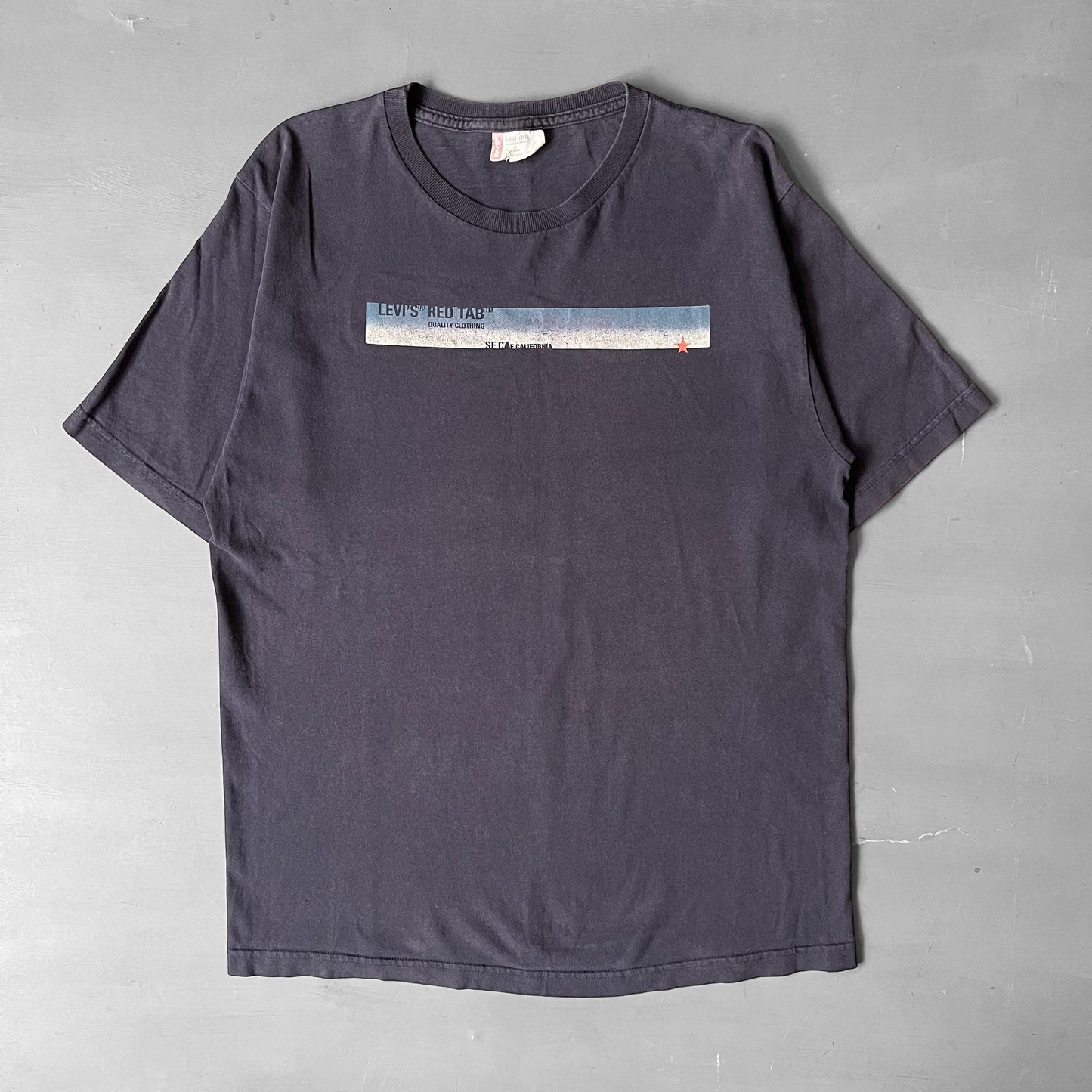 2000s Levi’s red tab California T-Shirt (M/L)