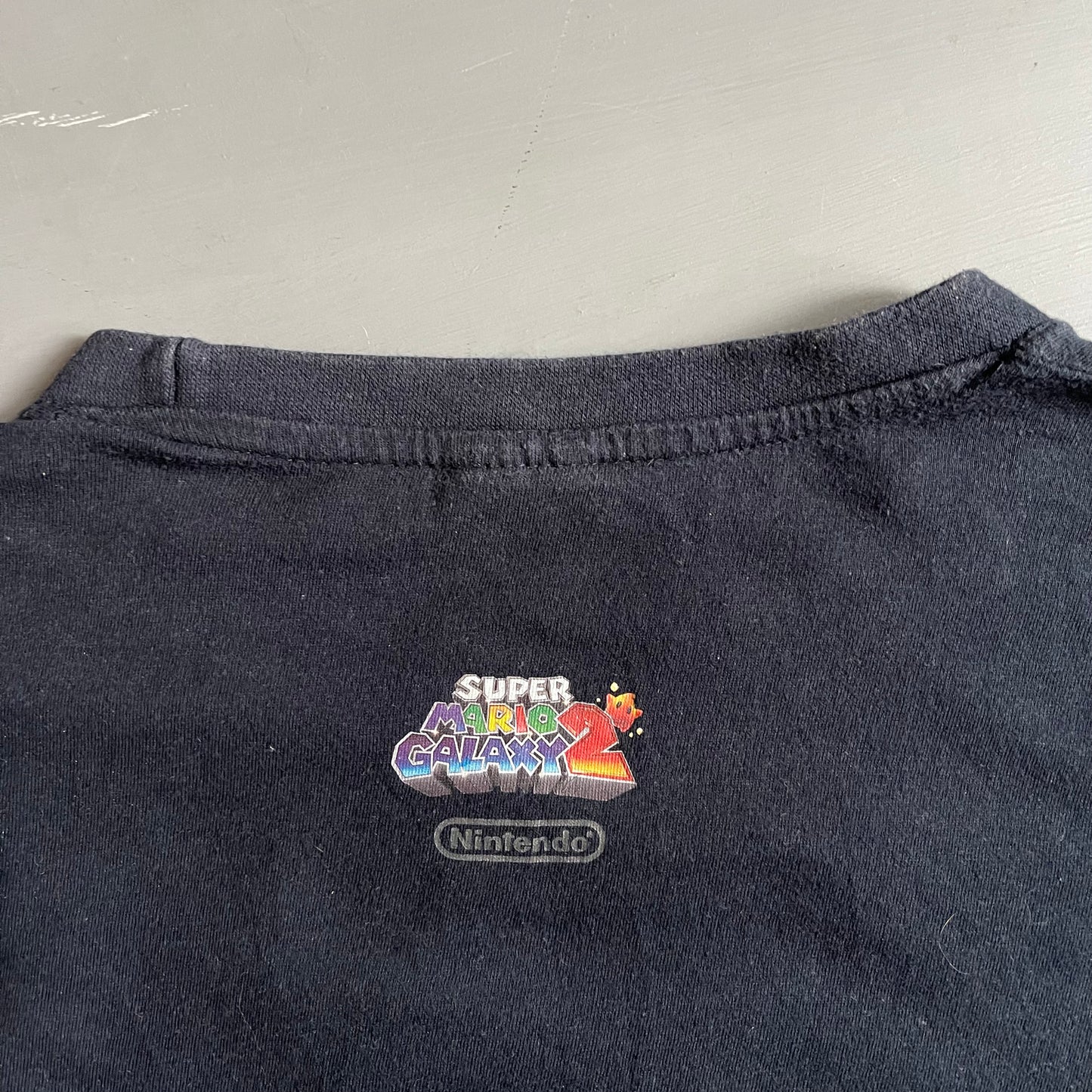 2010 Super Mario galaxy 2 breathe in breathe out T-Shirt (L)