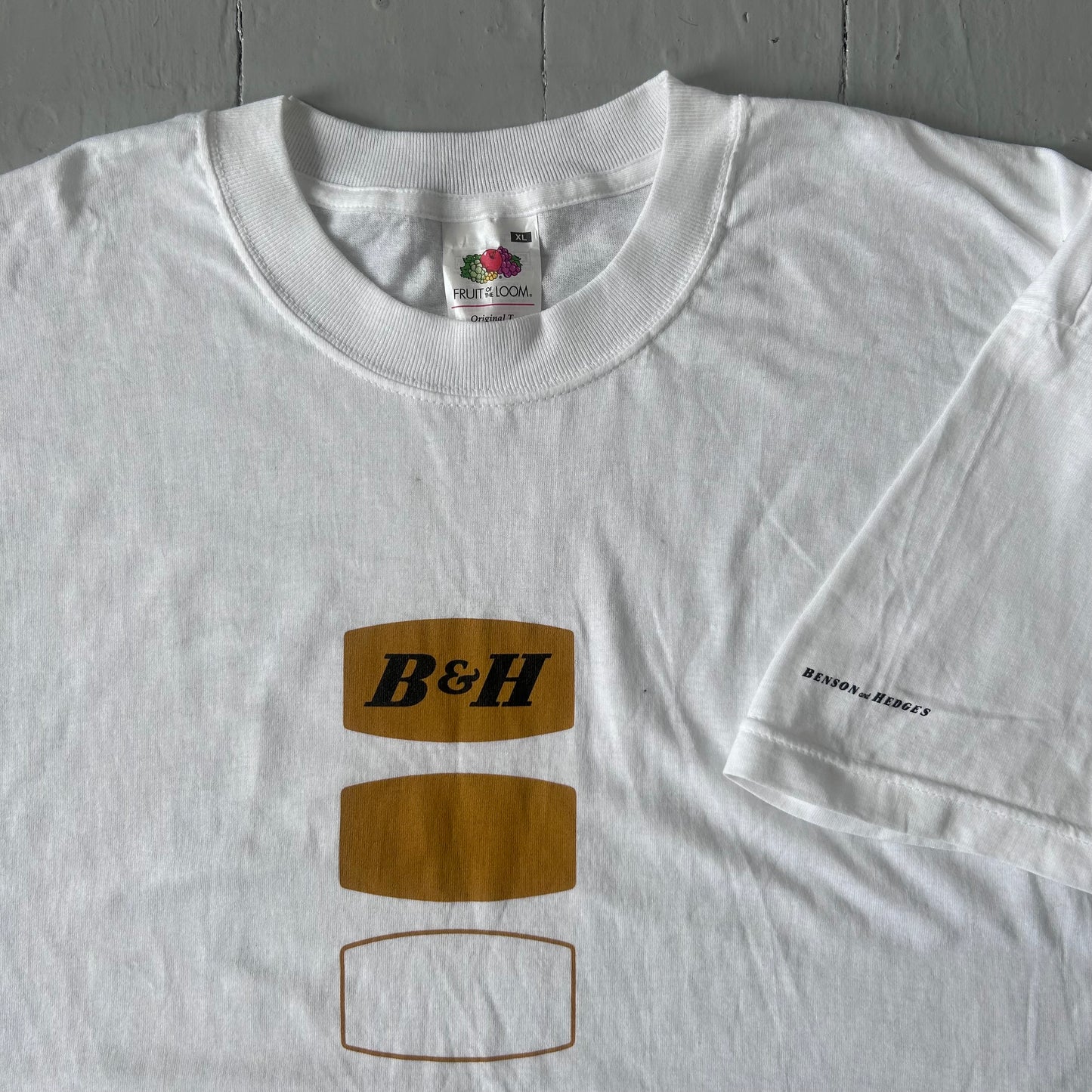 Early 2000s Benson & Hedges T-shirt (XL)