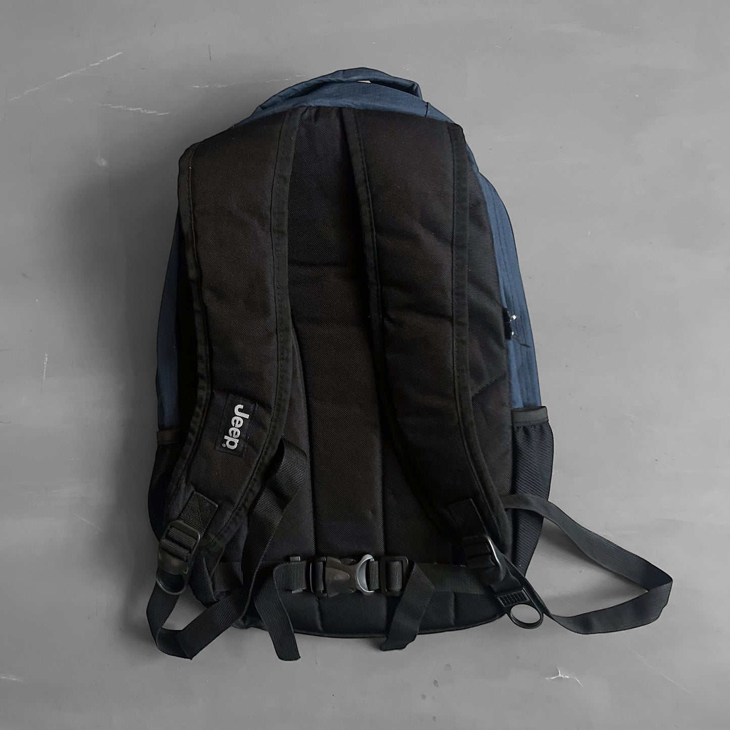 2000s JEEP utility bag