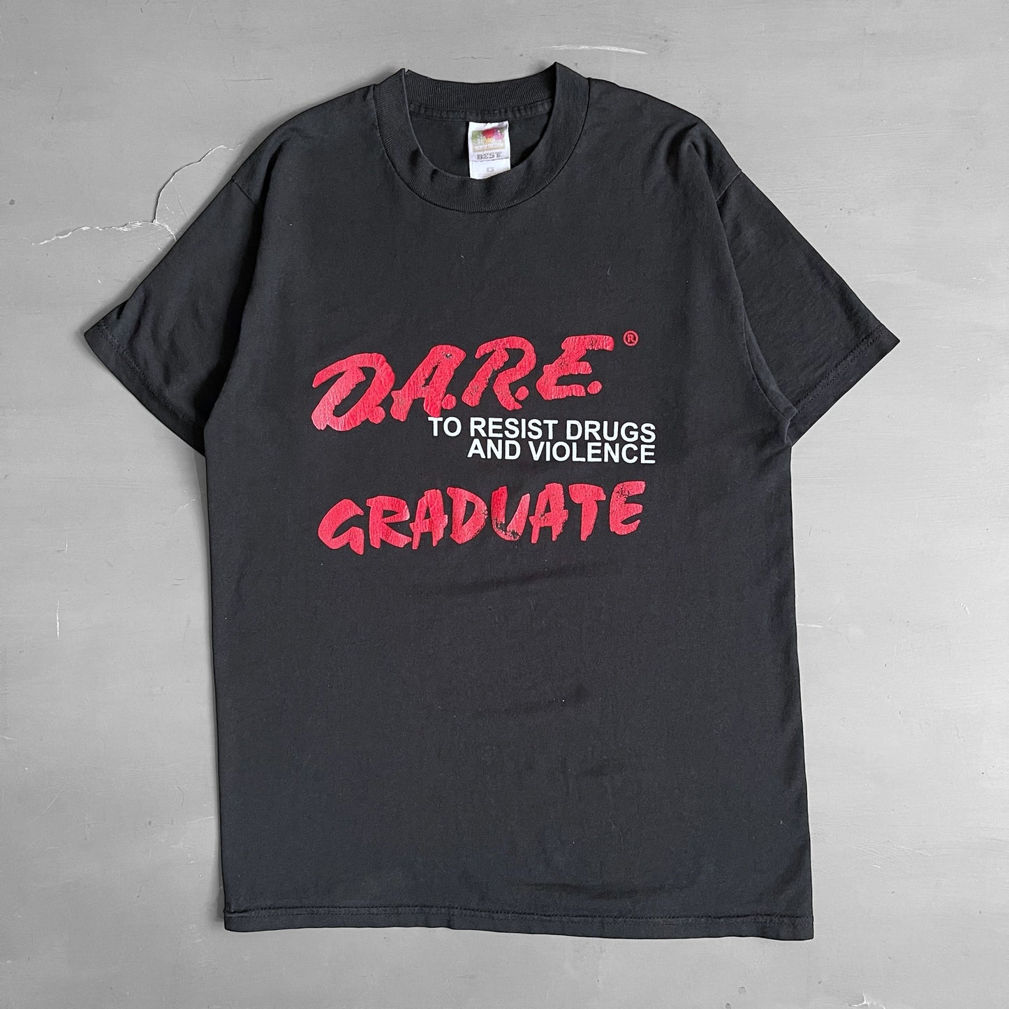 1990s D.A.R.E to resist drugs and violence graduate T-shirt (M)