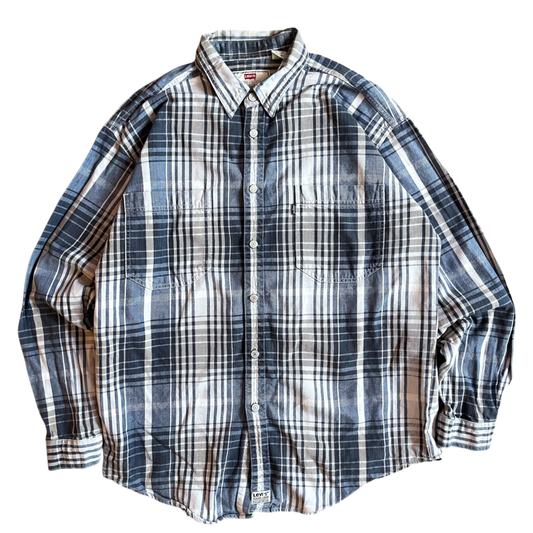 1990s Levi’s flannel shirt (L/XL)