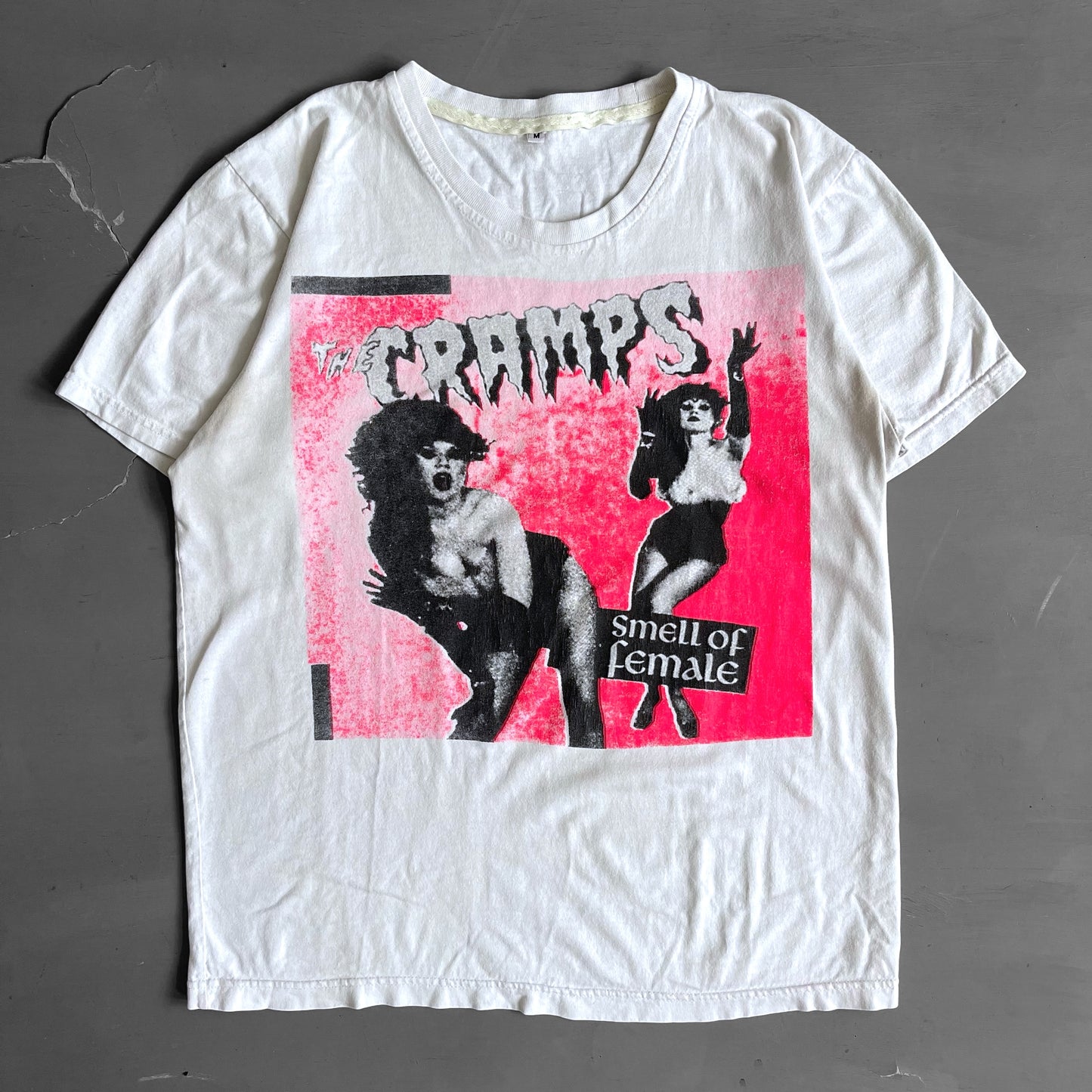 Early 2000s The Cramps smell of female T-shirt (M)