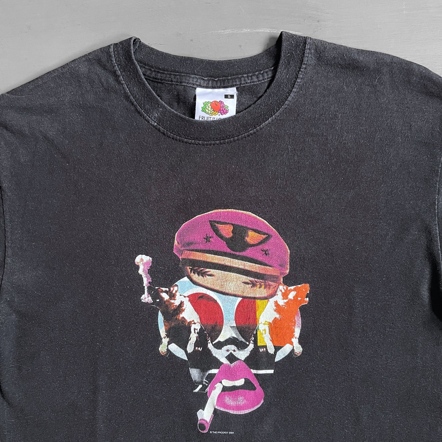 2004 The Prodigy always outnumber never outgunned album T-shirt (S/M)