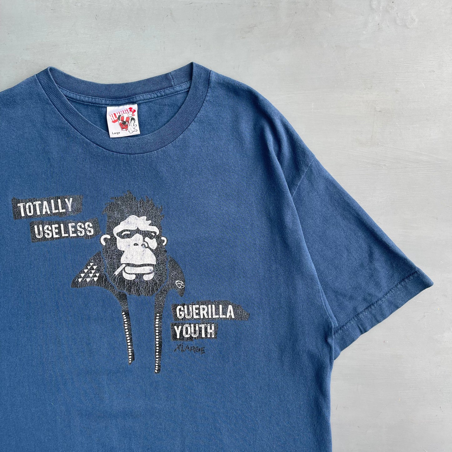 1990s X-Large totally useless gorilla T-Shirt (L)