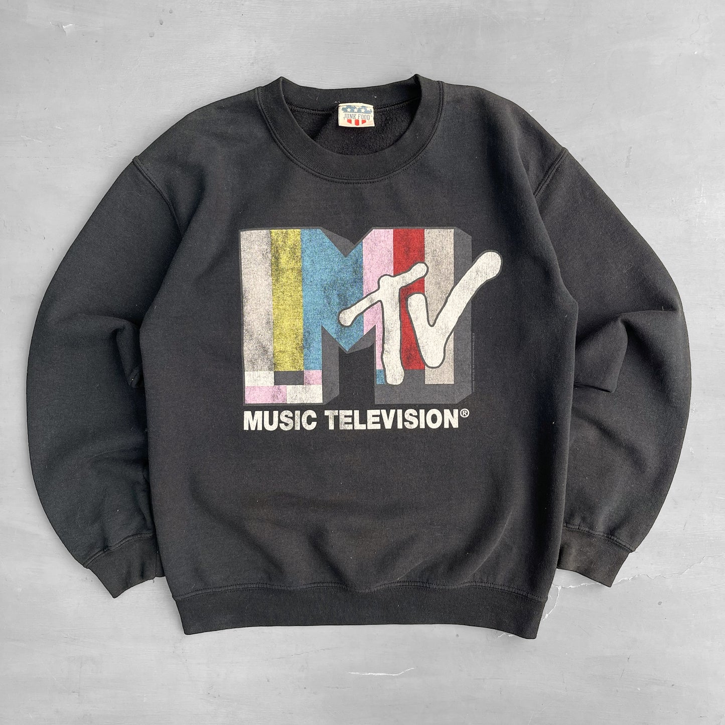 2000s MTV jumper (M)