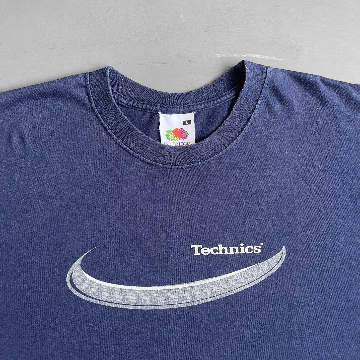 Early 2000s Technics turntable T-shirt (L)