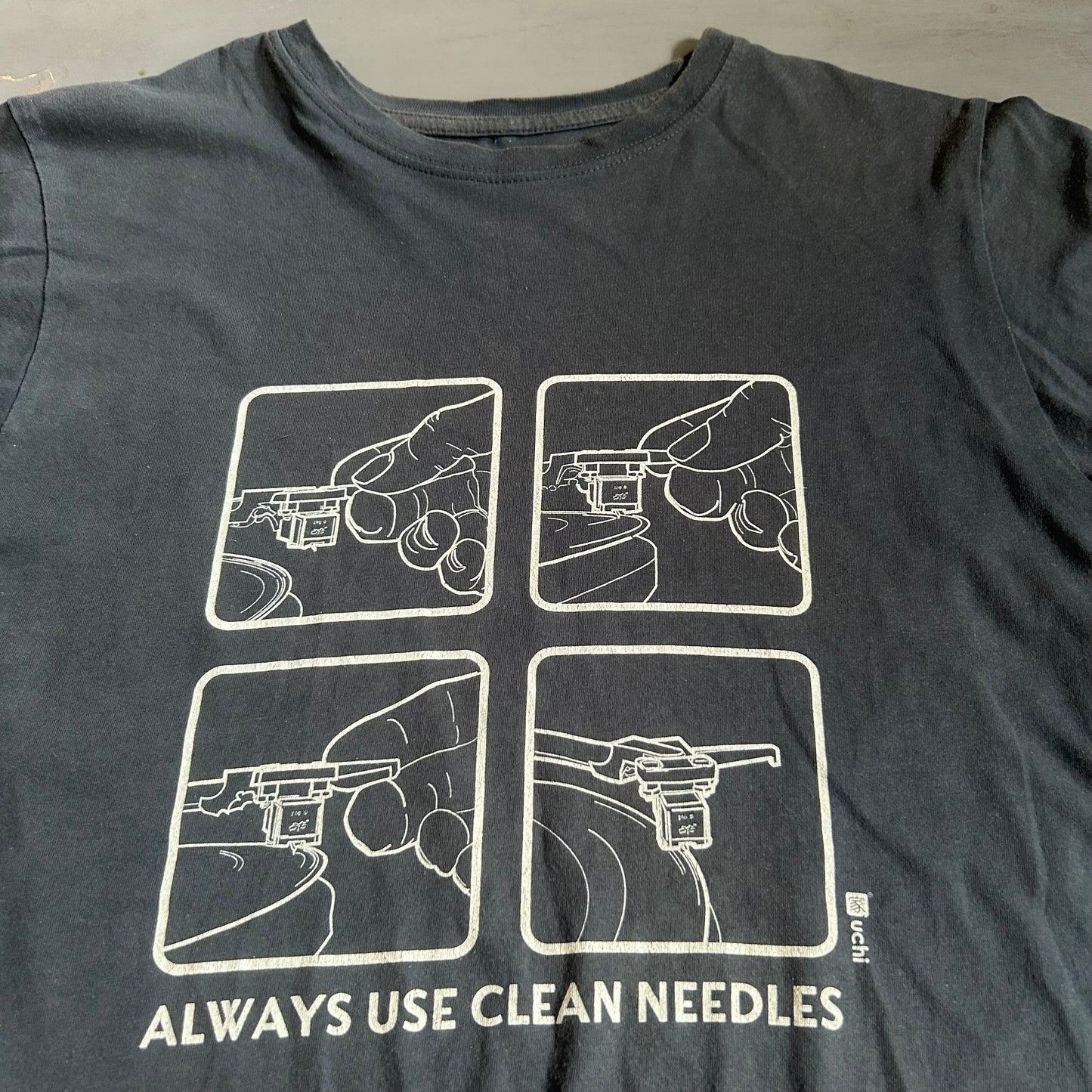 2000s Always use clean needles DJ turntable T-shirt (M)