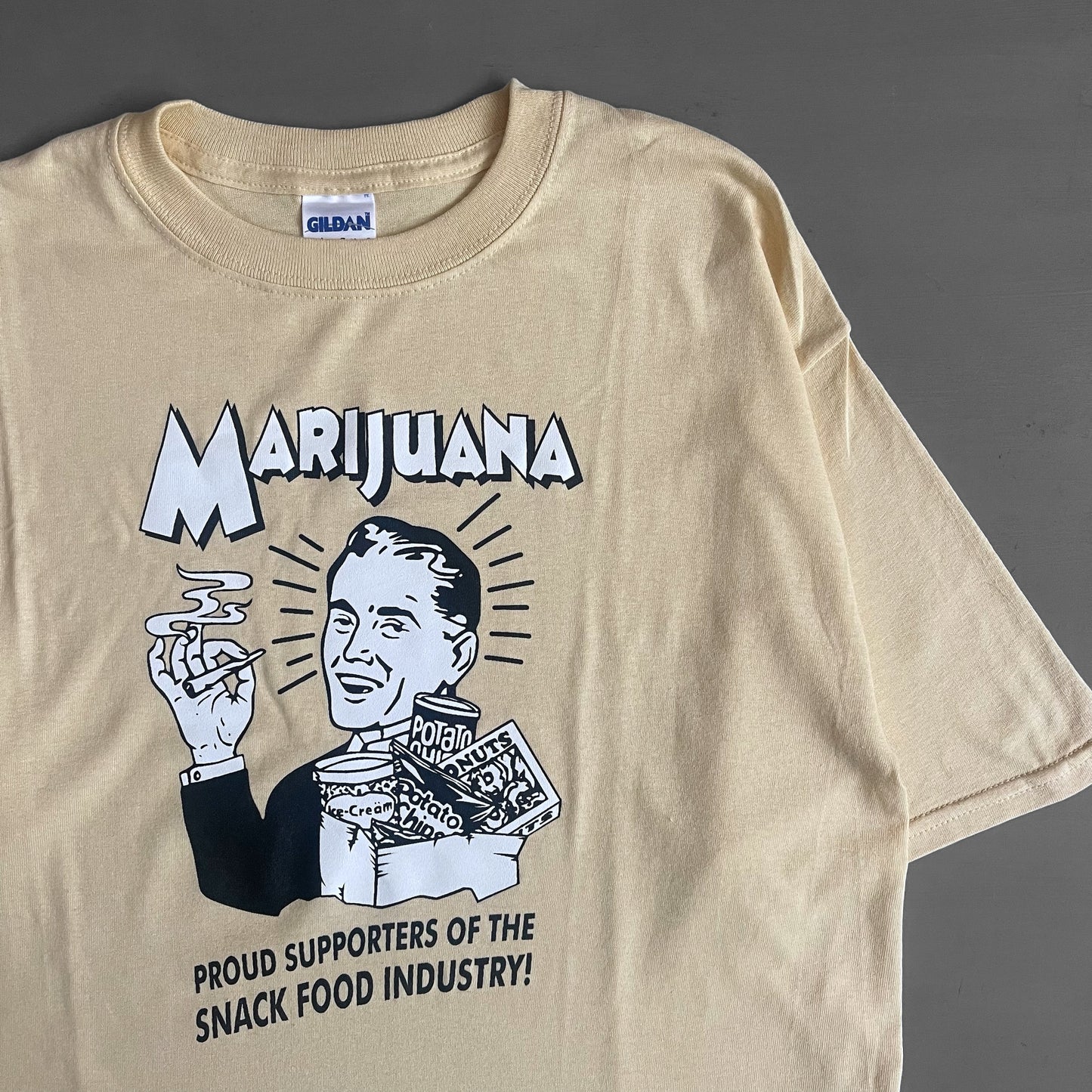 2000s Marijuna snack food industry T-shirt (M)