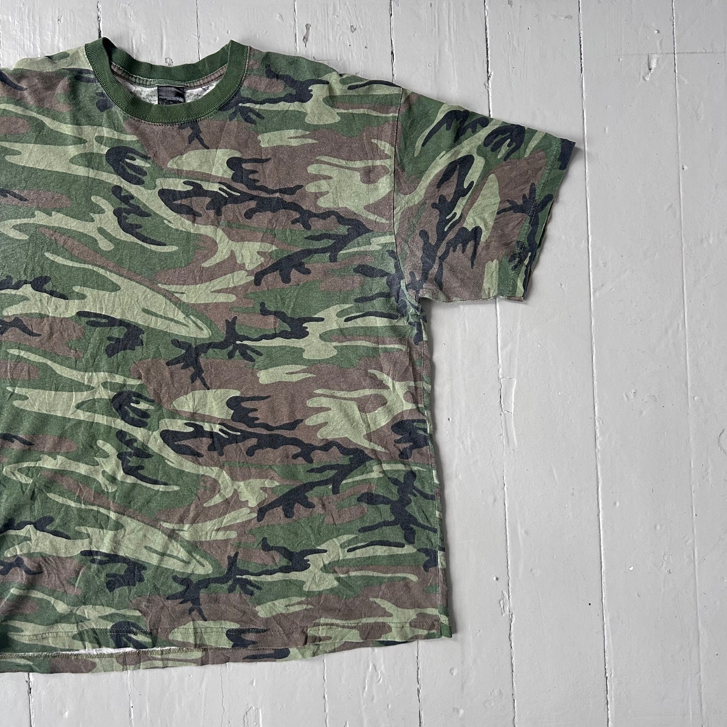 2000s Camo forest T-shirt (XL)