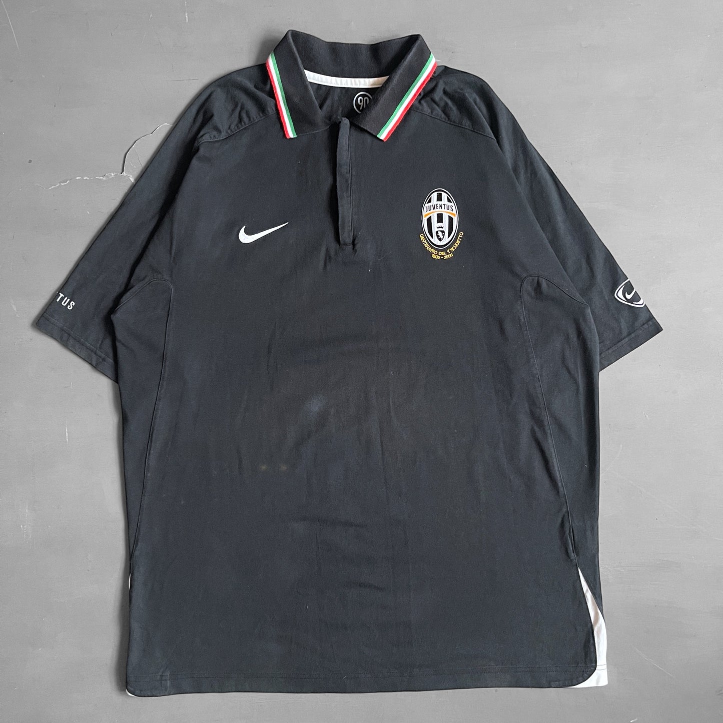 2005 Juventus zip polo shirt (XL)