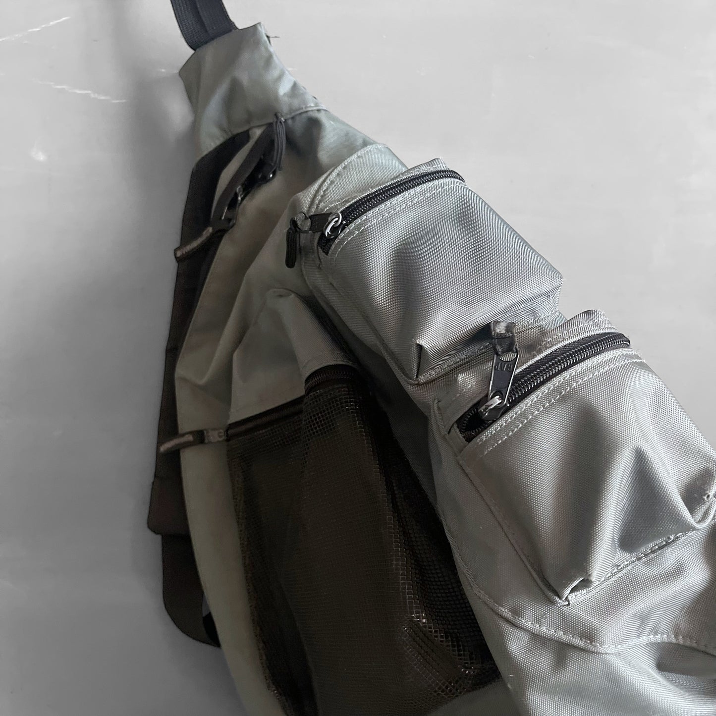 1990s GAP sling bag
