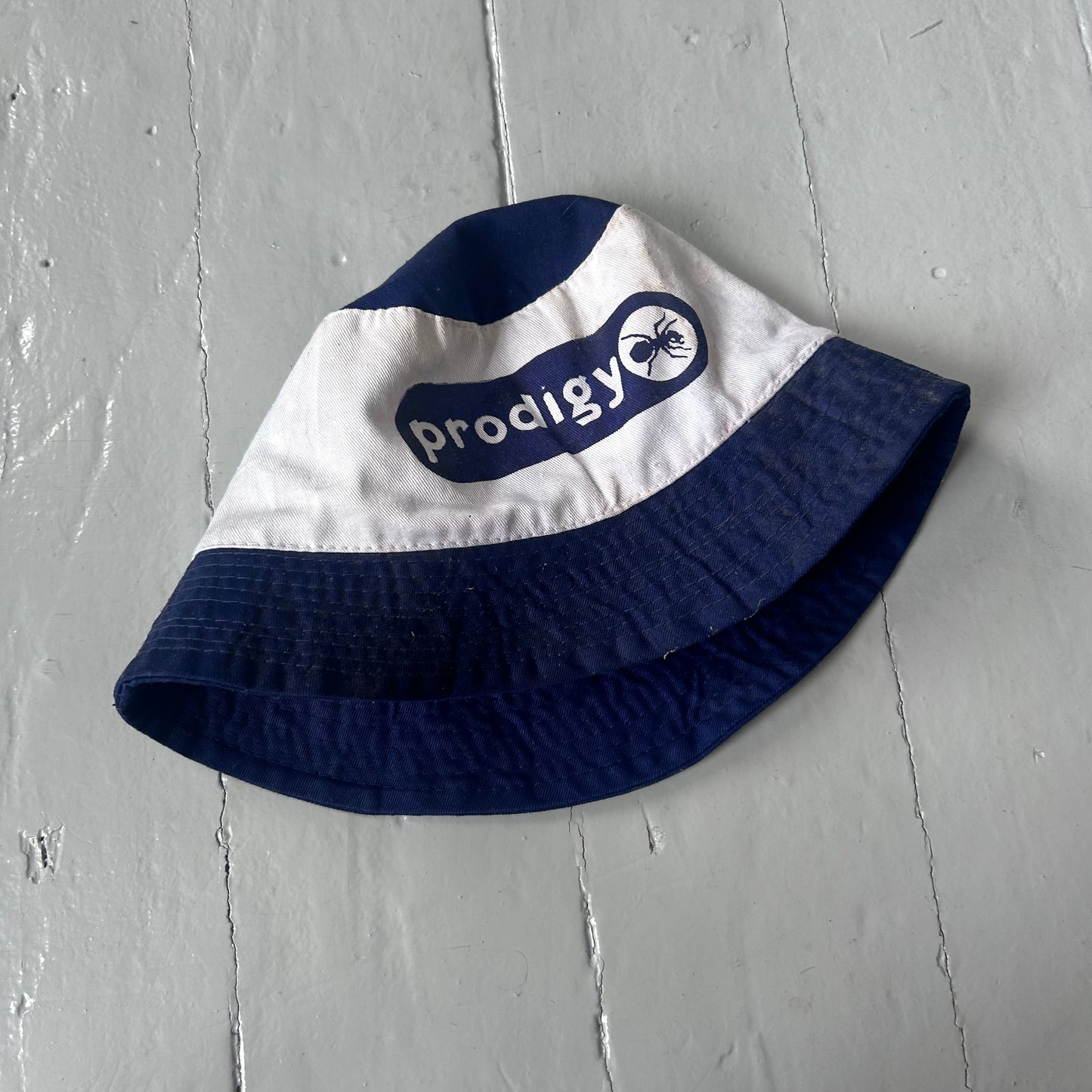 1990s Prodigy bucket hat