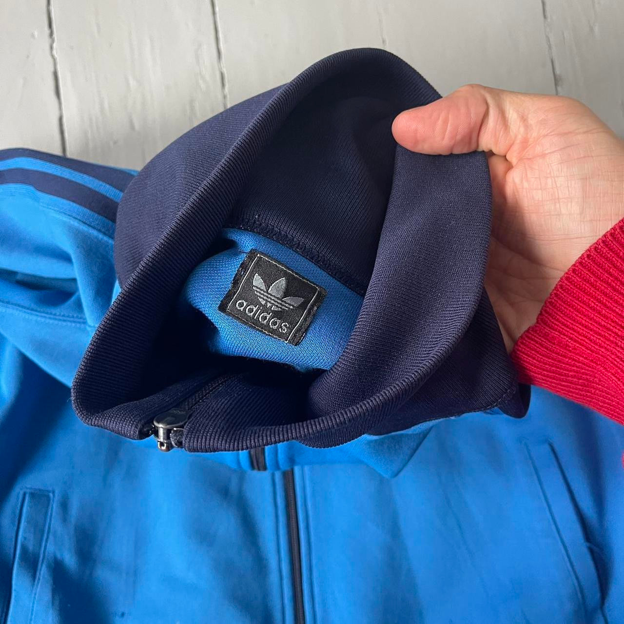Early 2000s Adidas track jacket (M)
