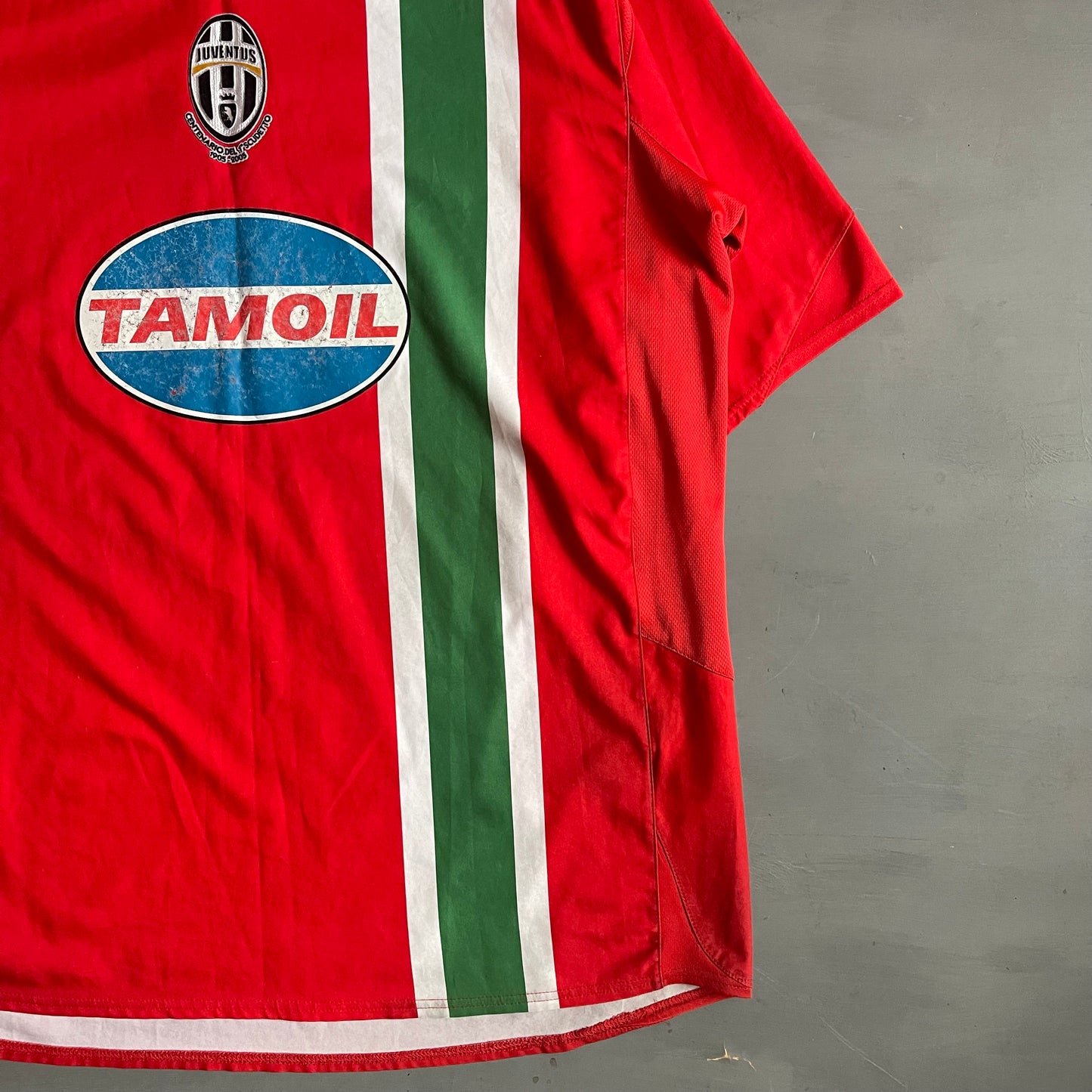 2005 Juventus away shirt (XL)