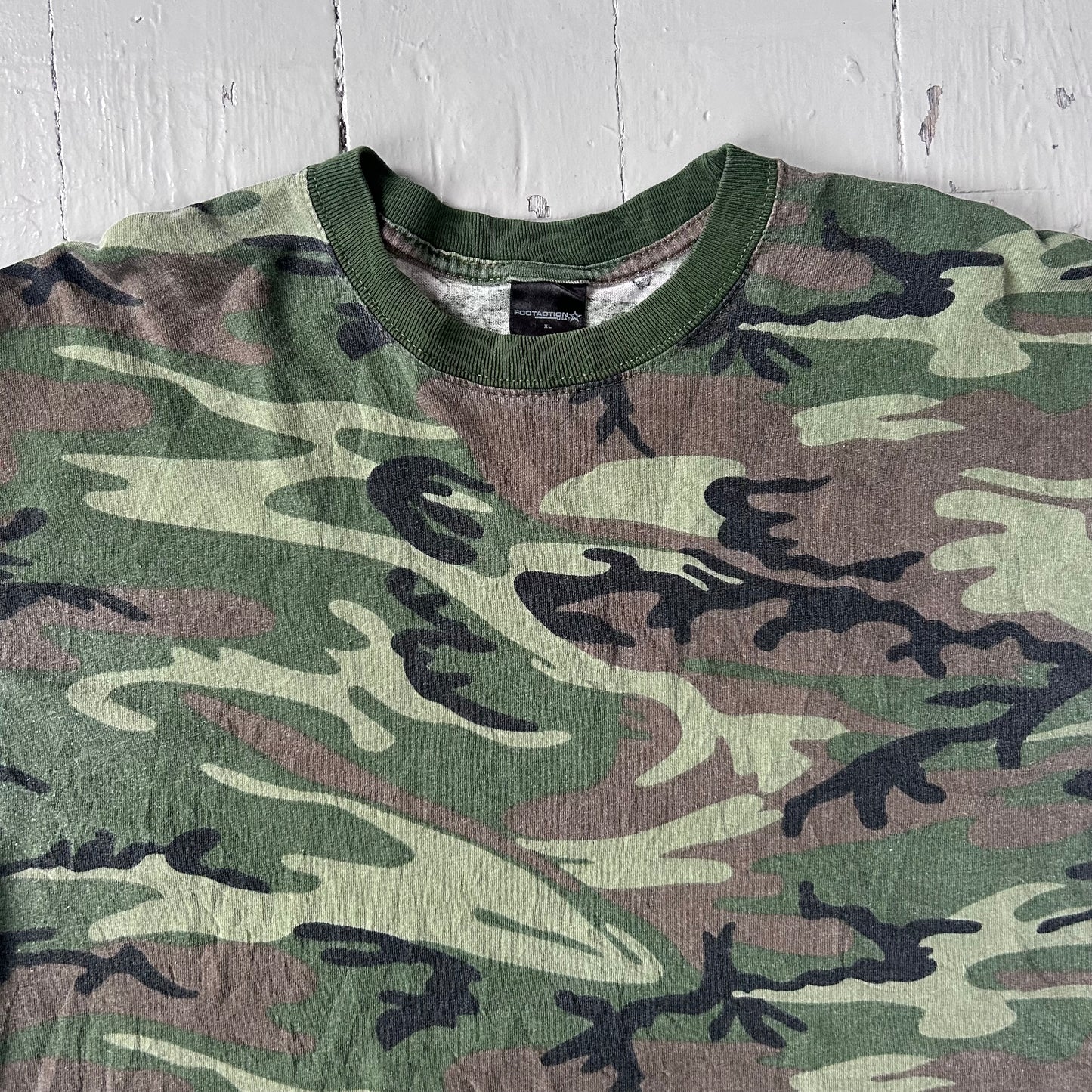 2000s Camo forest T-shirt (XL)