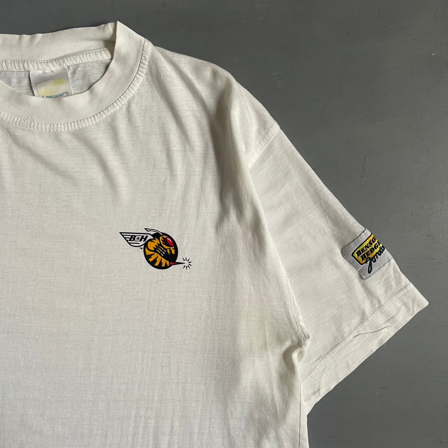 1990s Benson & hedges cigarettes bee T-shirt (M/L)