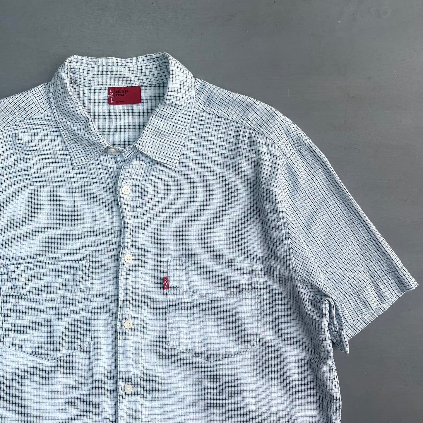 2000s Levi’s red tab short sleeve shirt (L/XL)