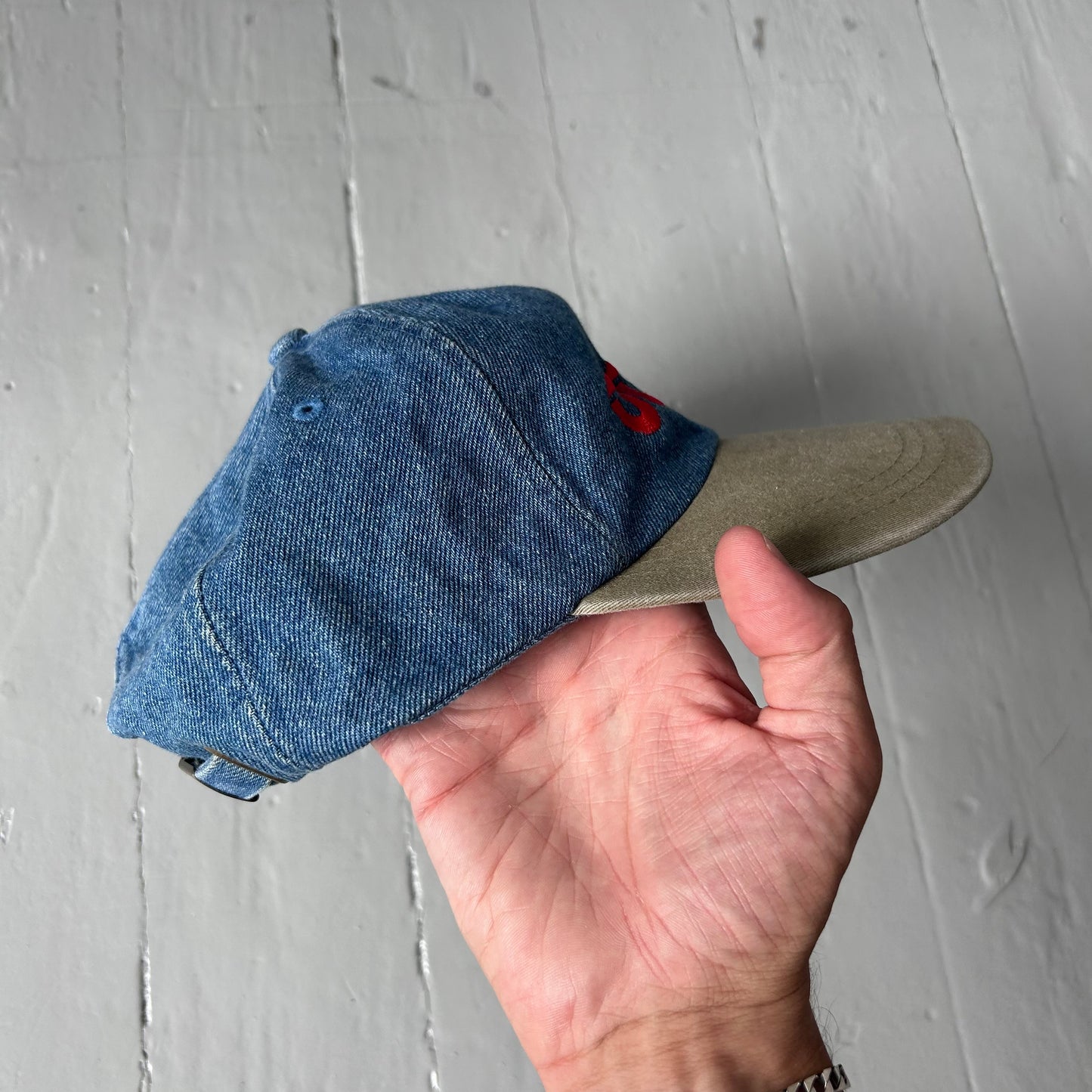 2002 Oasis cap