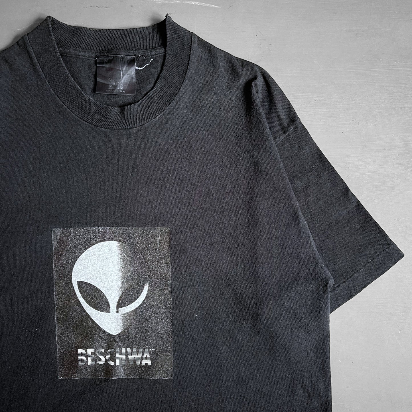 1990s BESCHWA alien T-shirt (M)