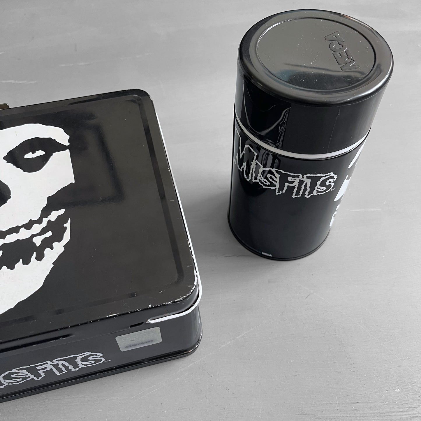 2001 Misfits tin lunch box & thermal tumbler
