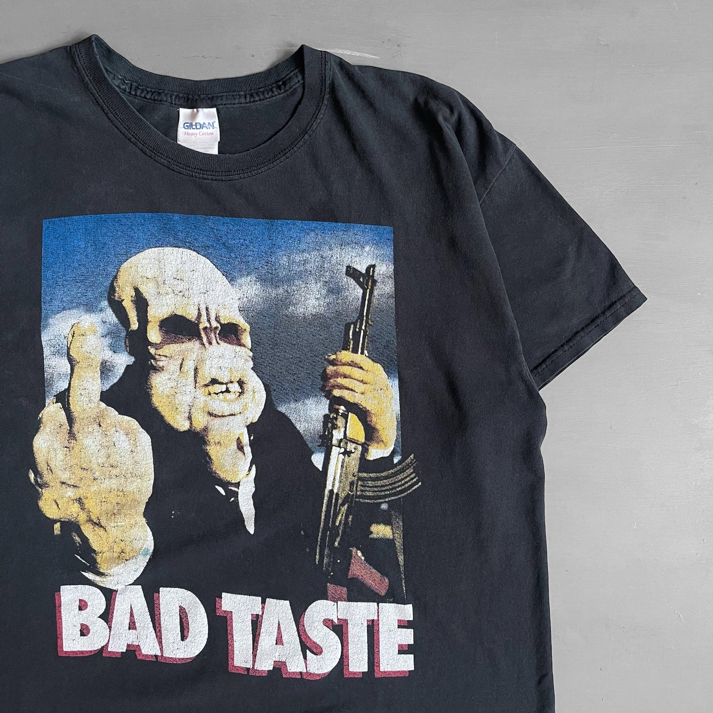 2000s Bad Taste movie T-shirt (L)