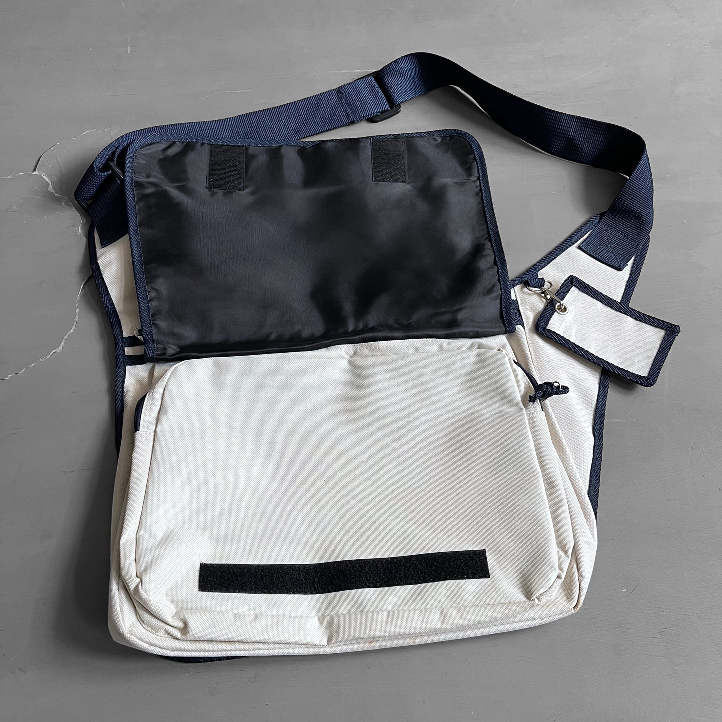 2004 Cannes Film festival messenger / shoulder bag
