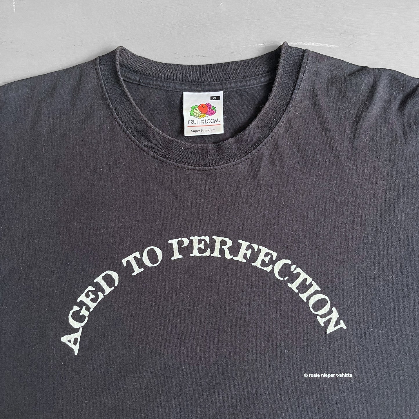 2000s Aged to perfection T-shirt (XL)