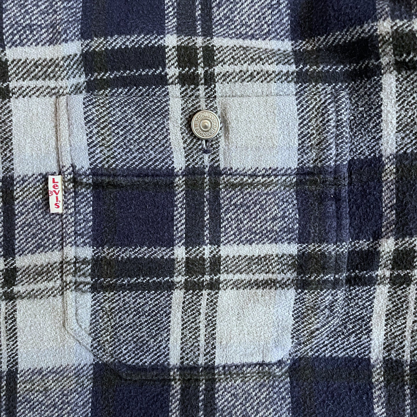 1990s Levi’s flannel over shirt (L)