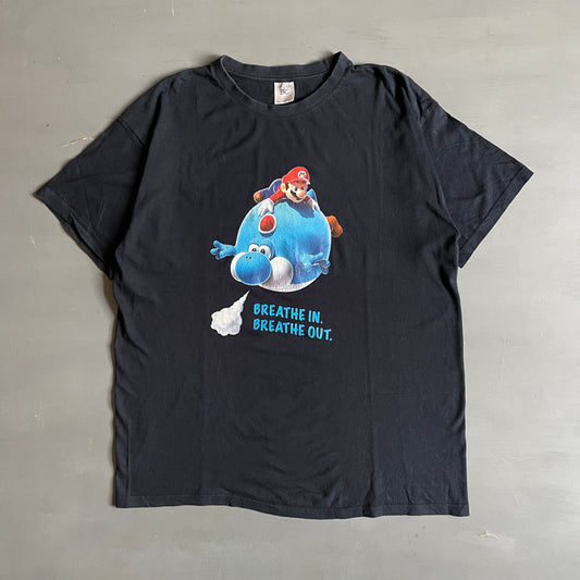 2010 Super Mario galaxy 2 breathe in breathe out T-Shirt (L)