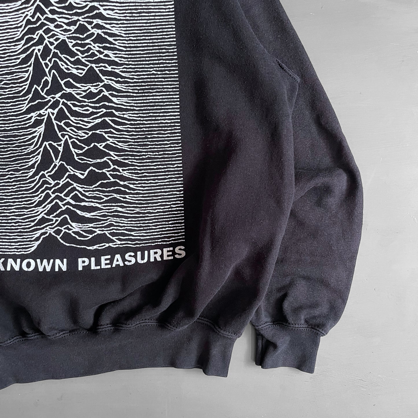 Mid 2000s Joy Division unknown pleasures sweatshirt (S)