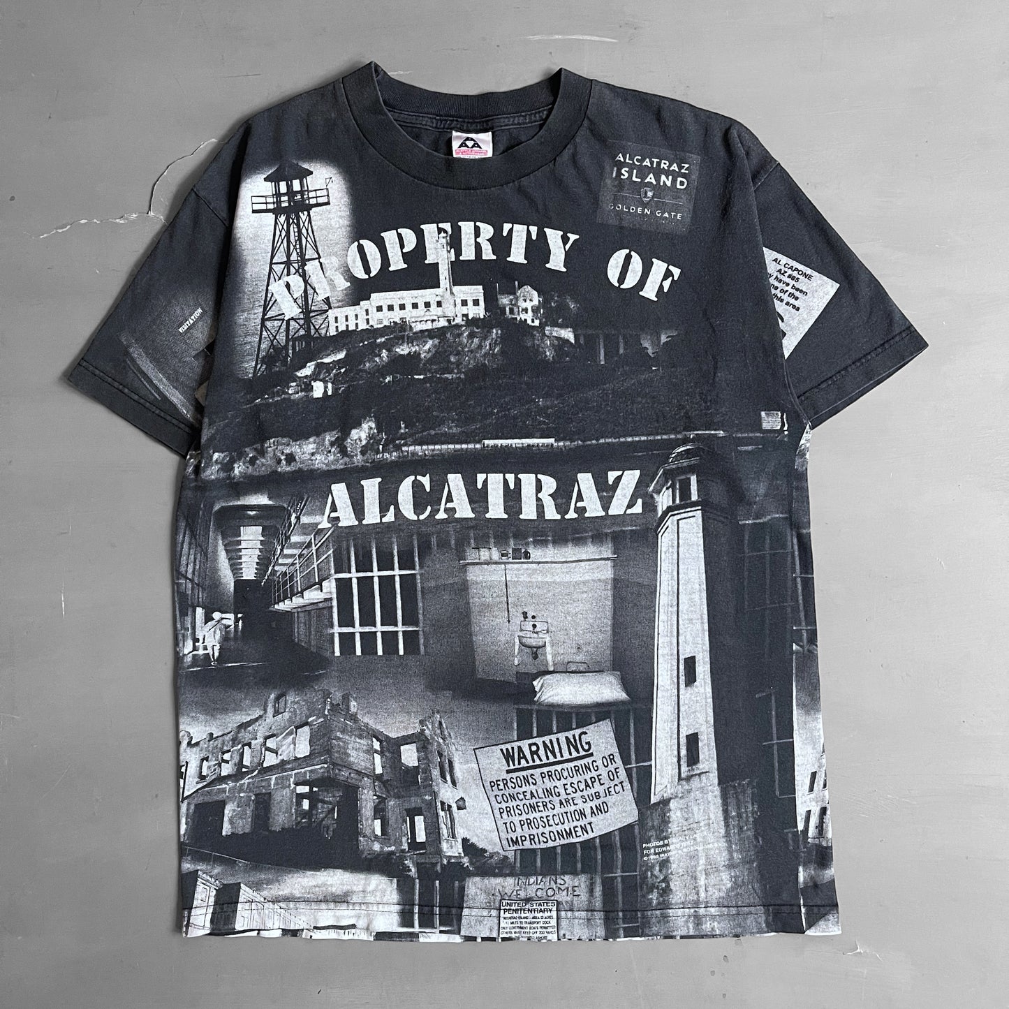 1990s All over Alcatraz T-shirt (L)