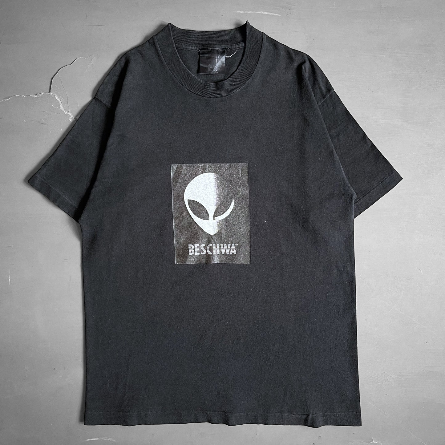 1990s BESCHWA alien T-shirt (M)